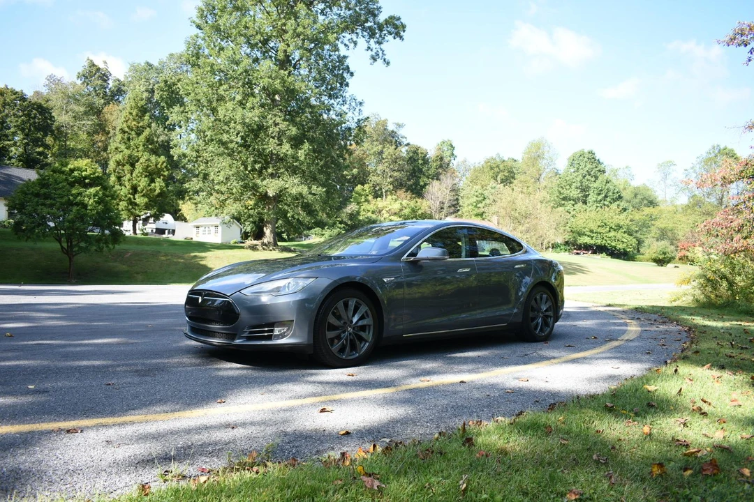2013 Tesla Model S - Image 15 of 31