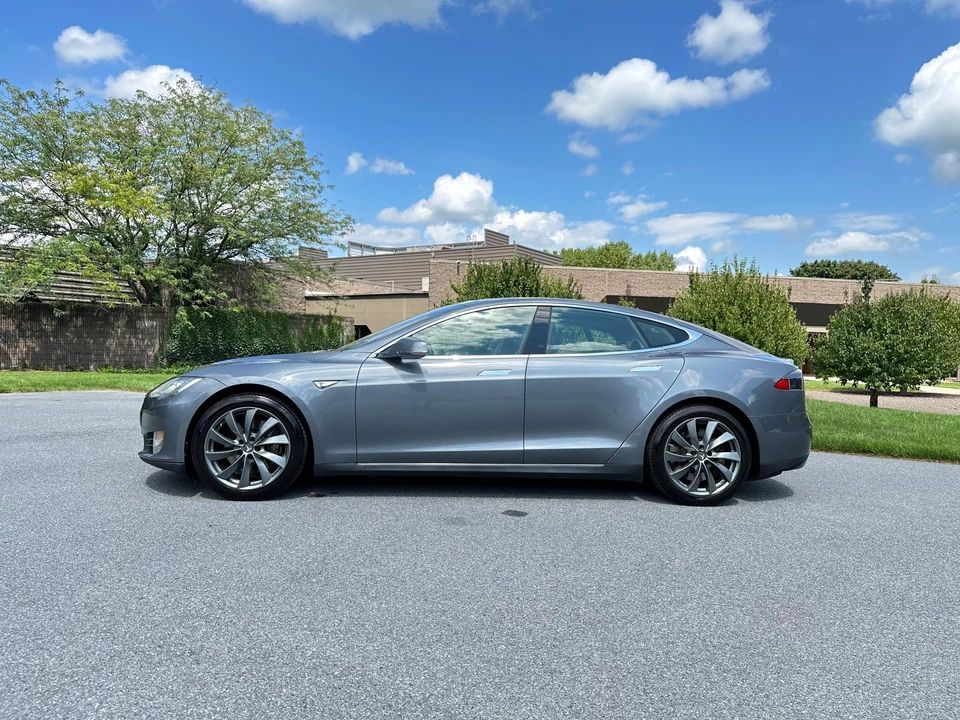 2013 Tesla Model S - Image 22 of 31