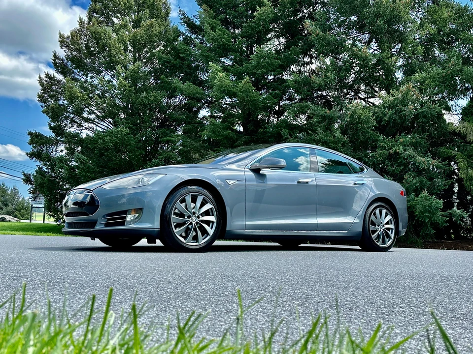 2013 Tesla Model S - Image 18 of 31