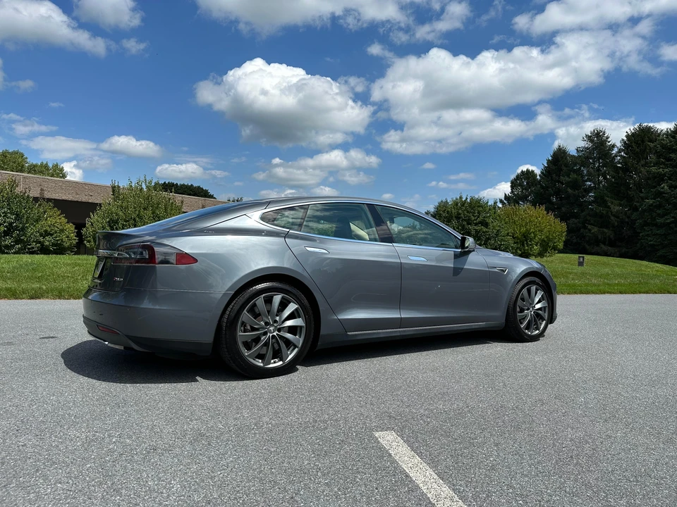 2013 Tesla Model S - Image 30 of 31