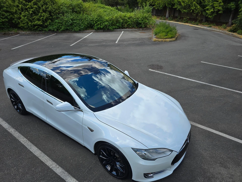2013 Tesla Model S - Image 27 of 31