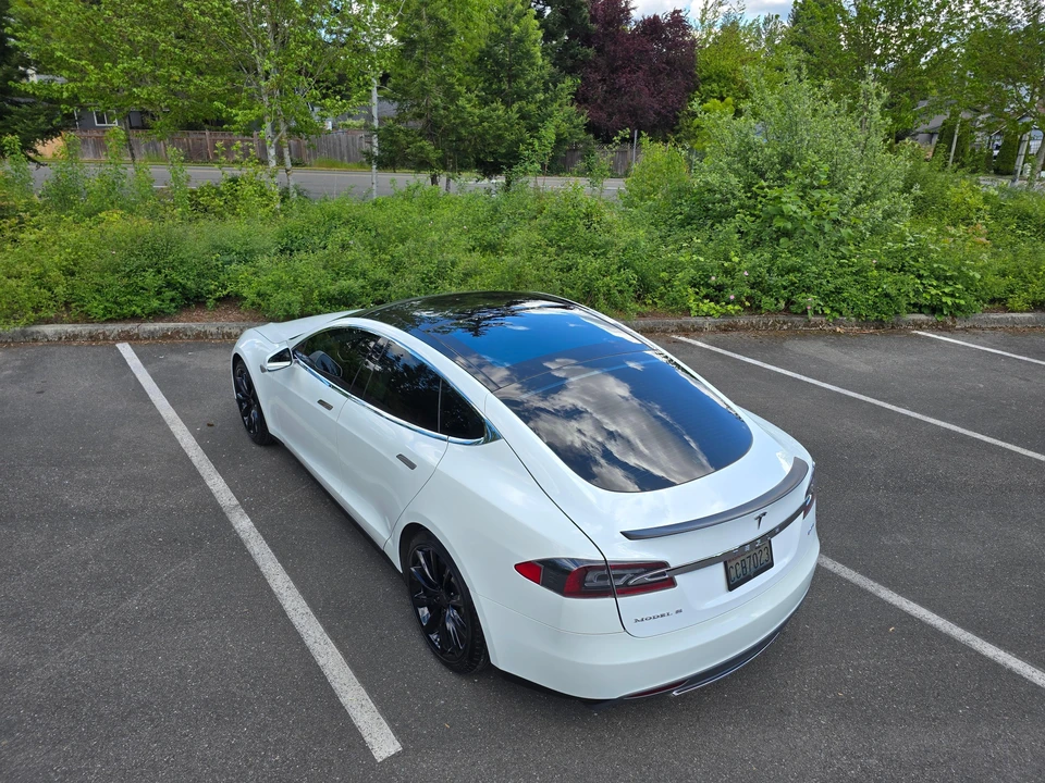 2013 Tesla Model S - Image 16 of 31