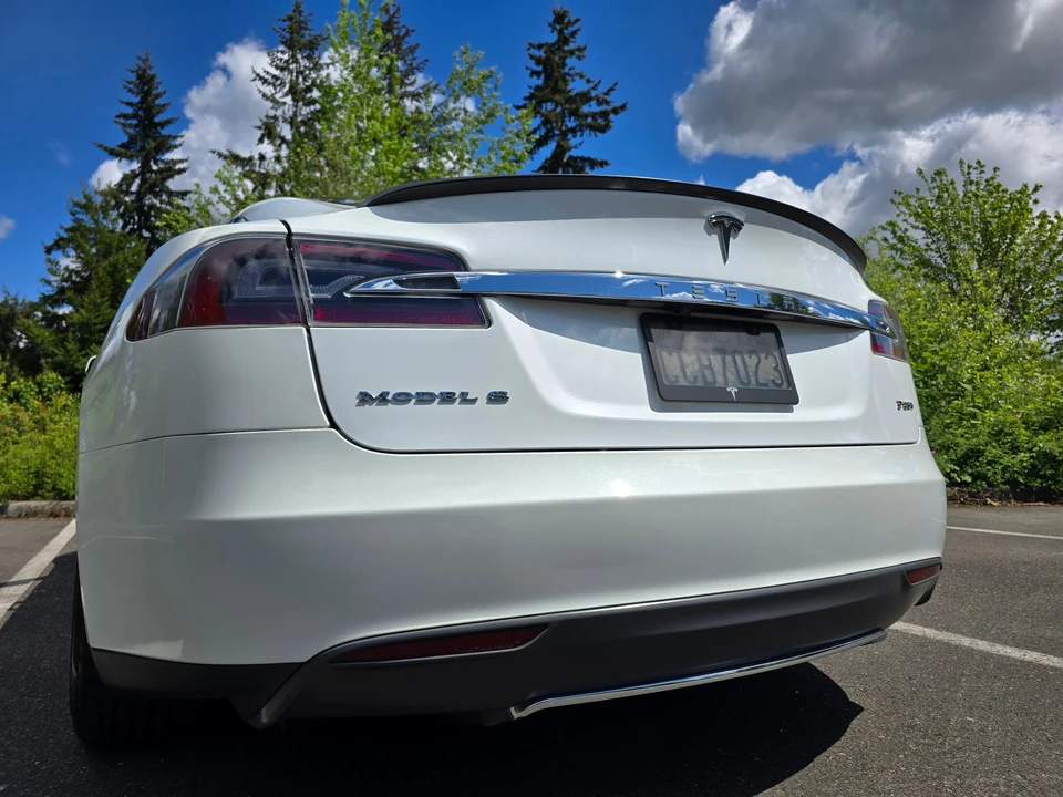 2013 Tesla Model S - Image 17 of 31