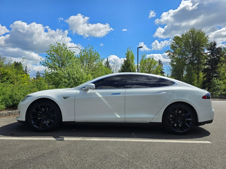 2013 Tesla Model S - Image 14 of 31