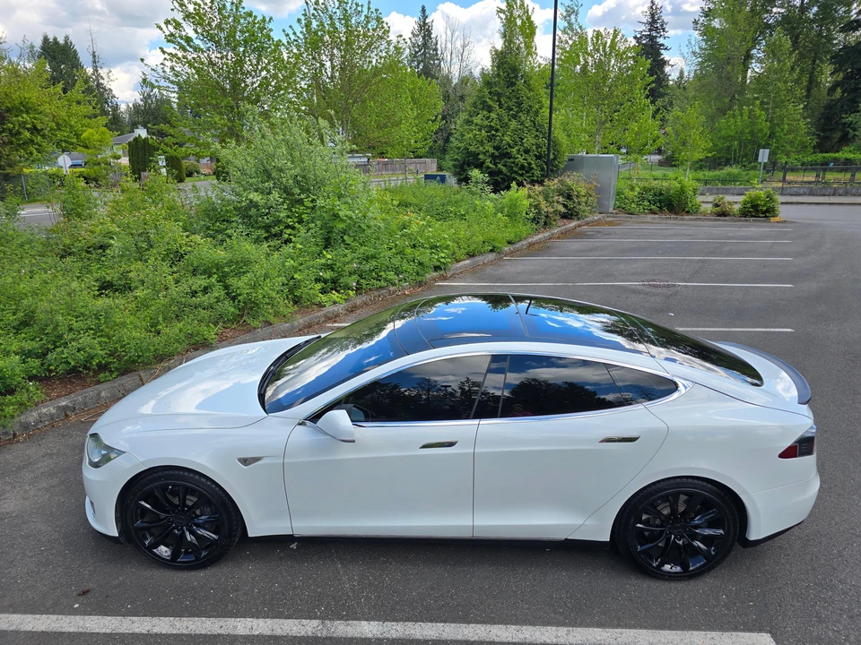 2013 Tesla Model S - Image 13 of 31
