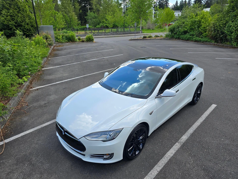 2013 Tesla Model S - Image 12 of 31