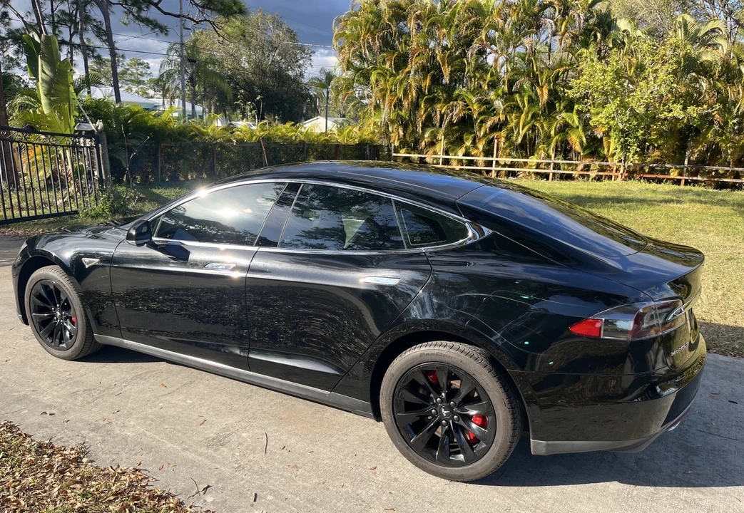 2013 Tesla Model S - Image 2 of 21