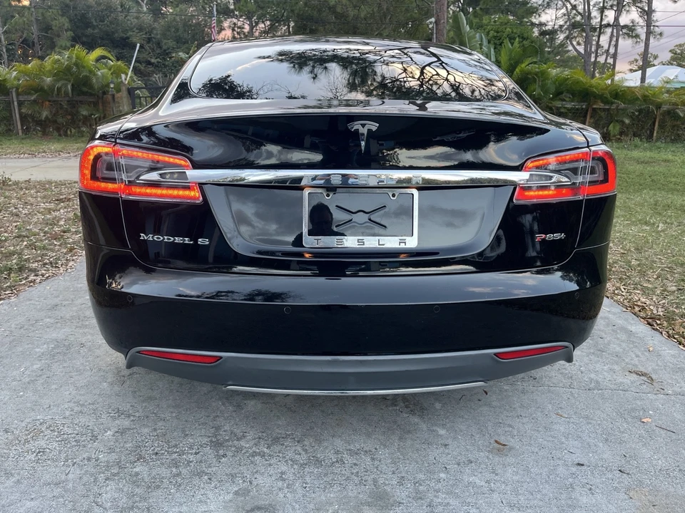 2013 Tesla Model S - Image 15 of 21
