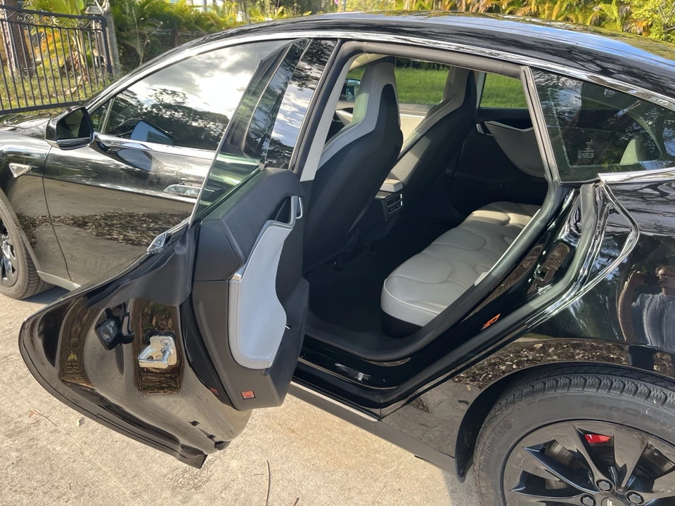 2013 Tesla Model S - Image 7 of 21