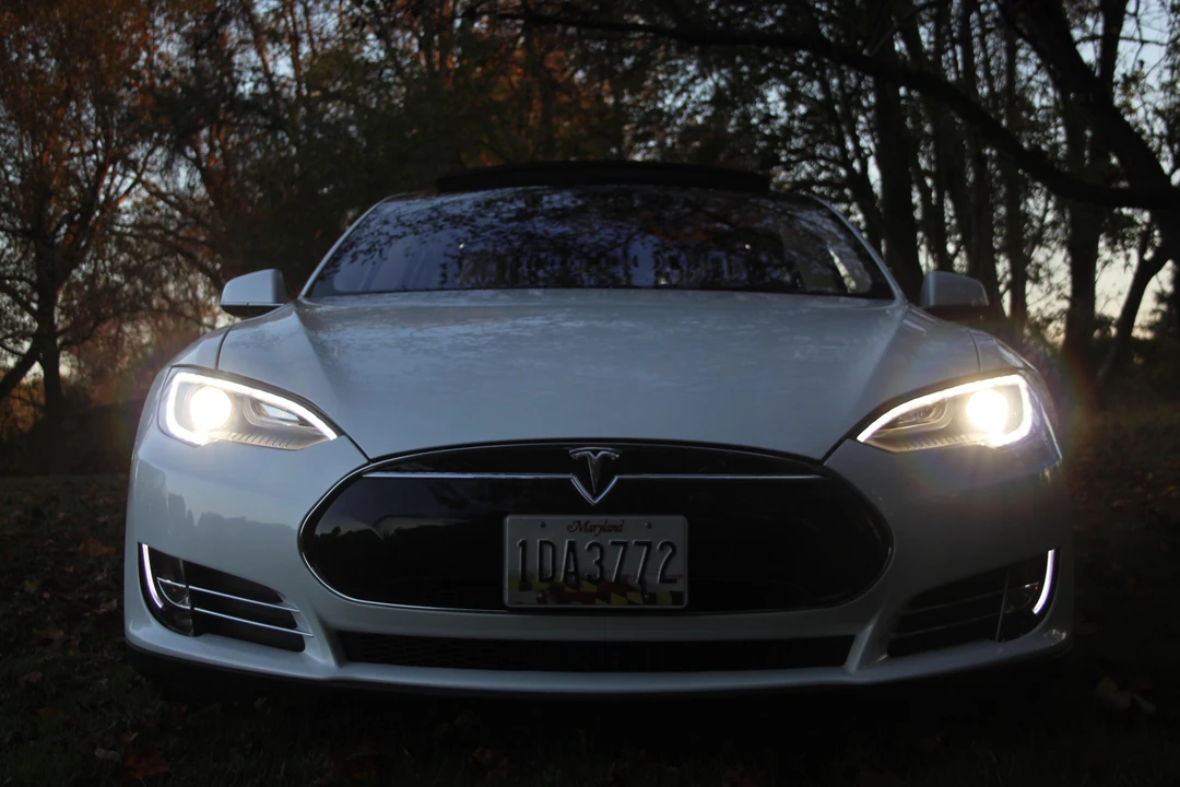 2013 Tesla Model S - Image 7 of 31