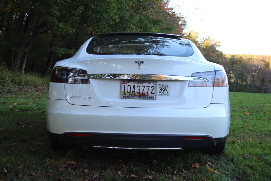 2013 Tesla Model S - Image 19 of 31