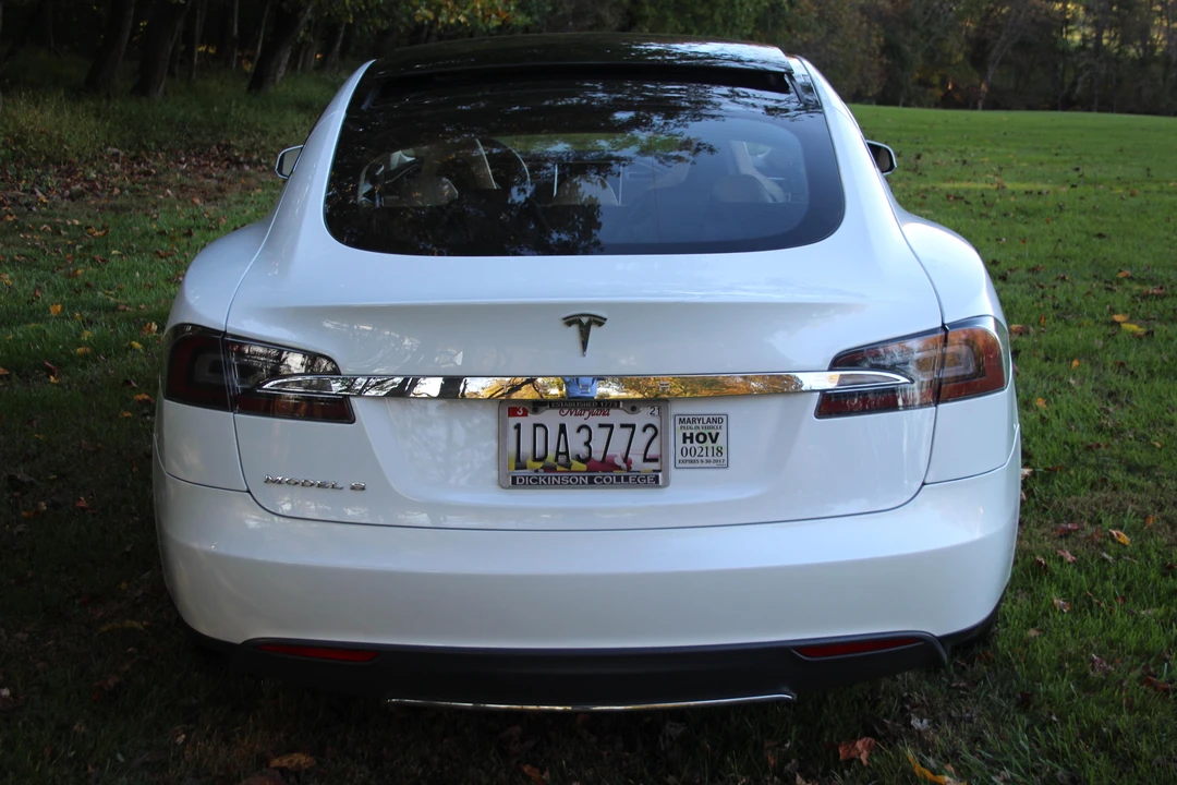 2013 Tesla Model S - Image 5 of 31