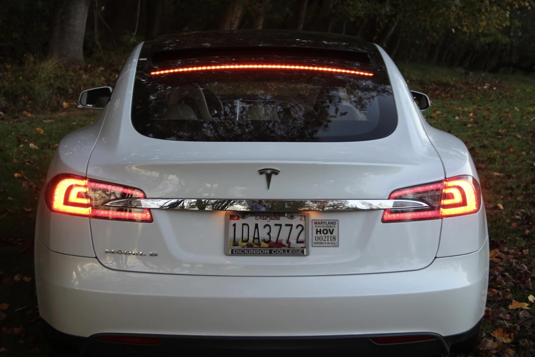 2013 Tesla Model S - Image 22 of 31