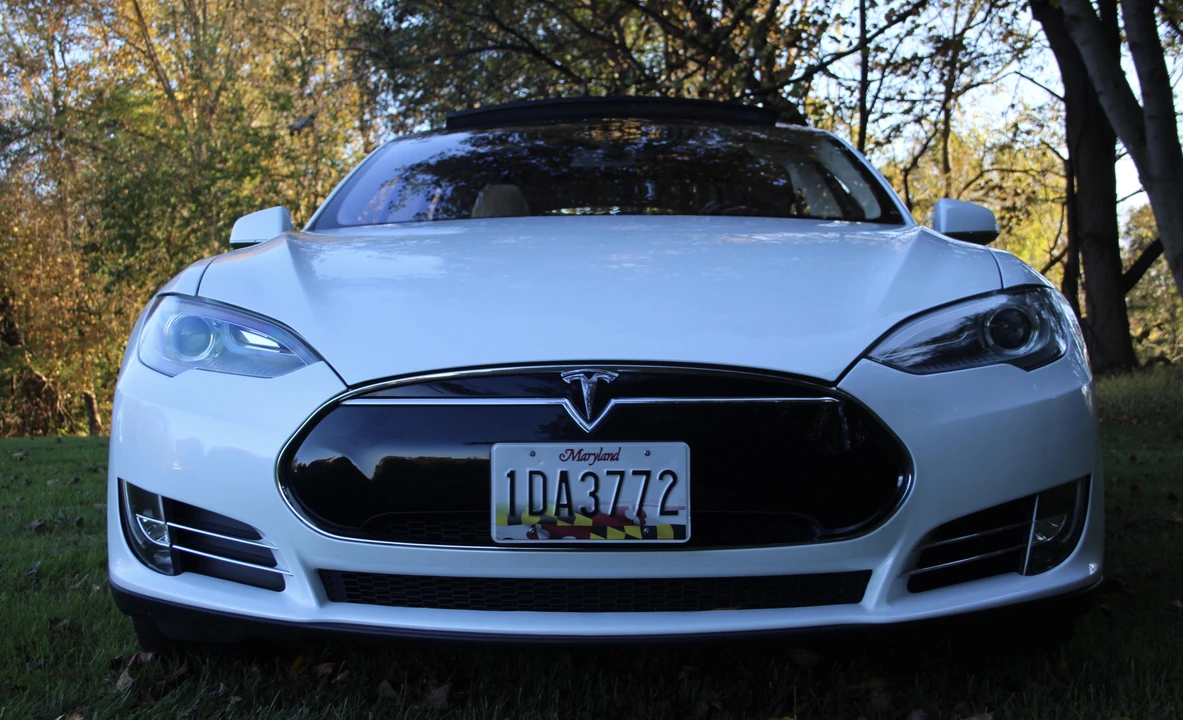 2013 Tesla Model S - Image 2 of 31