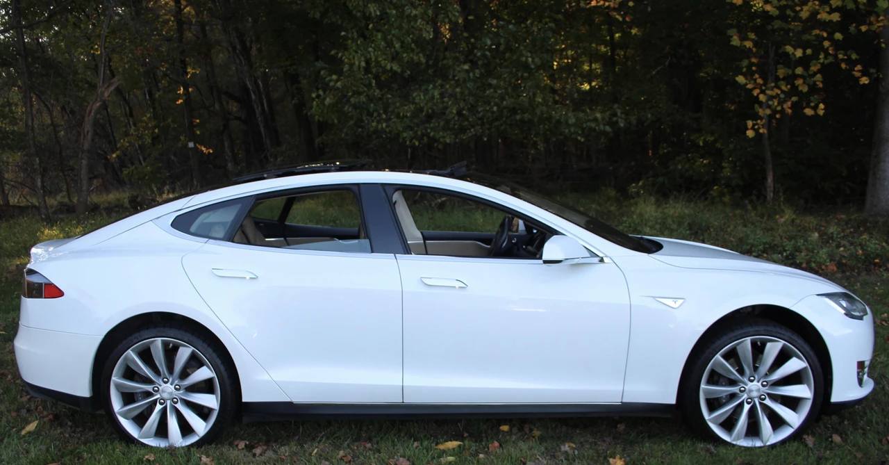 2013 Tesla Model S - Image 26 of 31