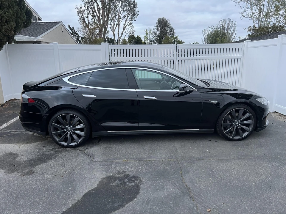 2013 Tesla Model S - Image 29 of 31