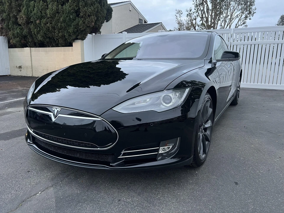 2013 Tesla Model S - Image 25 of 31