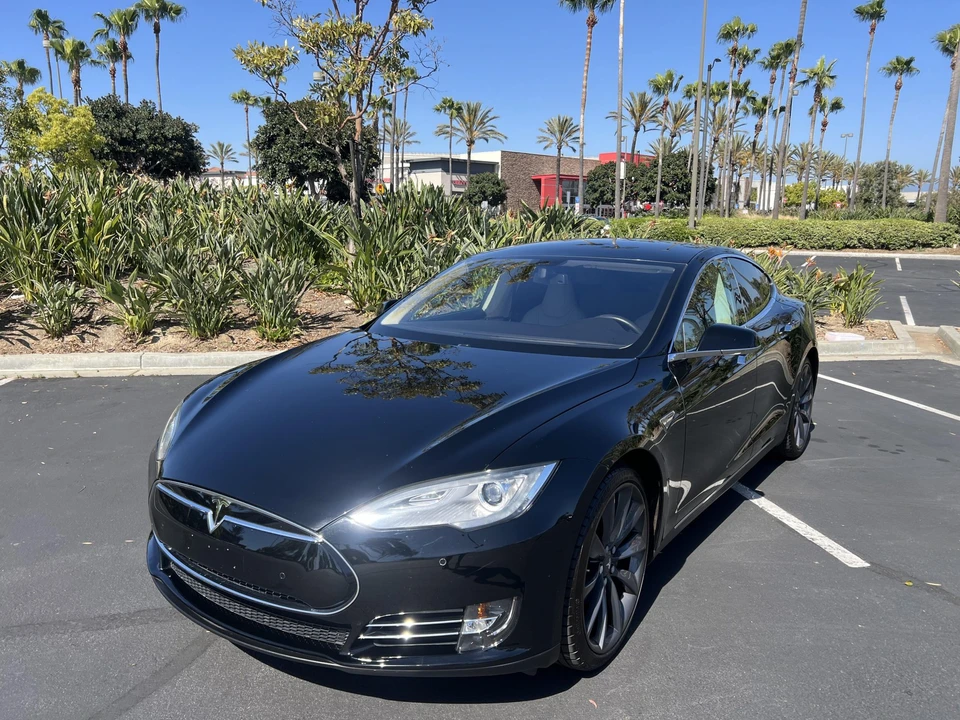 2013 Tesla Model S - Image 4 of 31