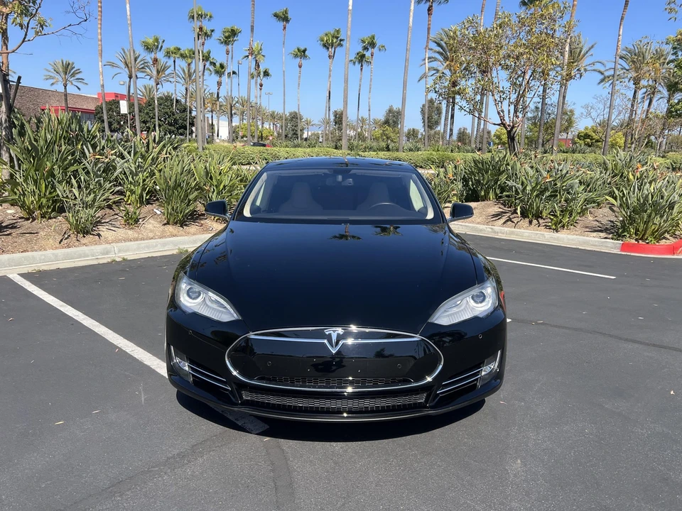 2013 Tesla Model S - Image 5 of 31