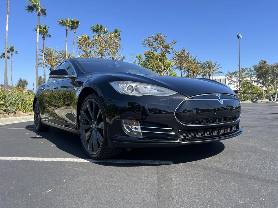 2013 Tesla Model S - Image 8 of 31