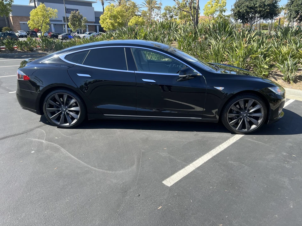 2013 Tesla Model S - Image 12 of 31