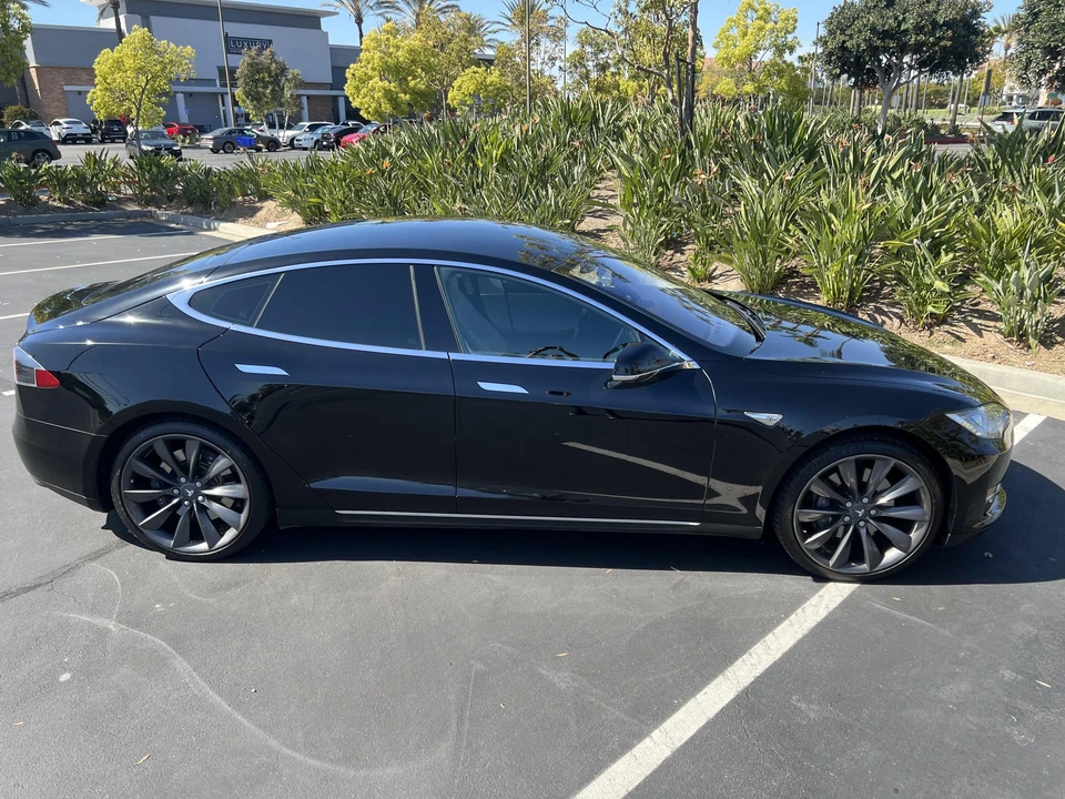 2013 Tesla Model S - Image 11 of 31