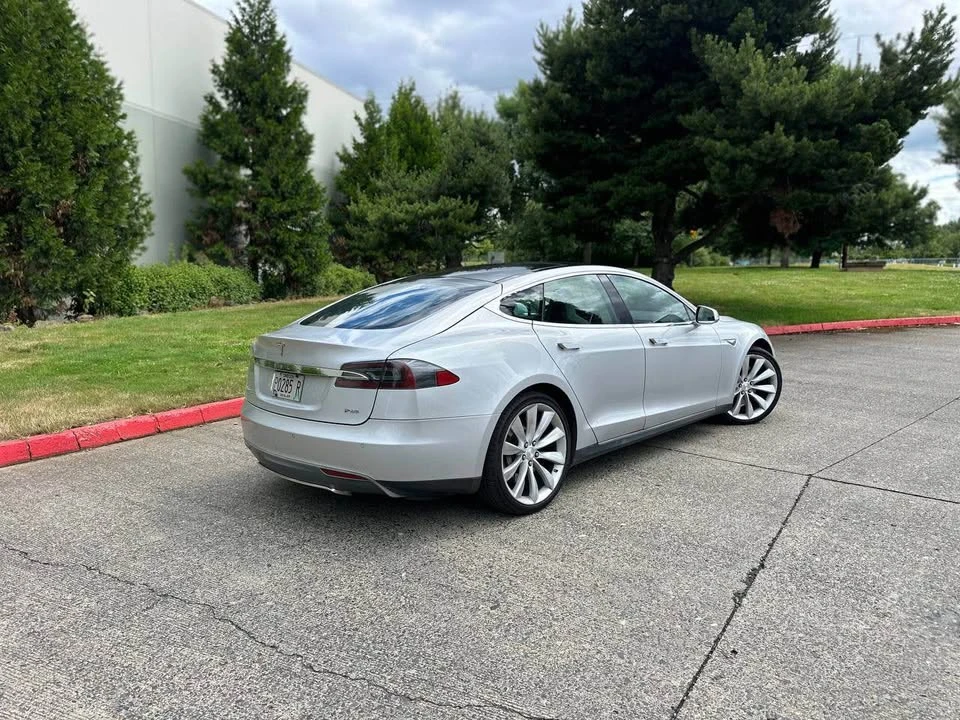 2013 Tesla Model S - Image 2 of 13