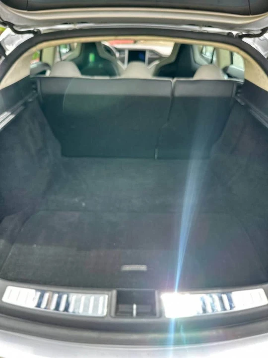 2013 Tesla Model S - Image 9 of 13