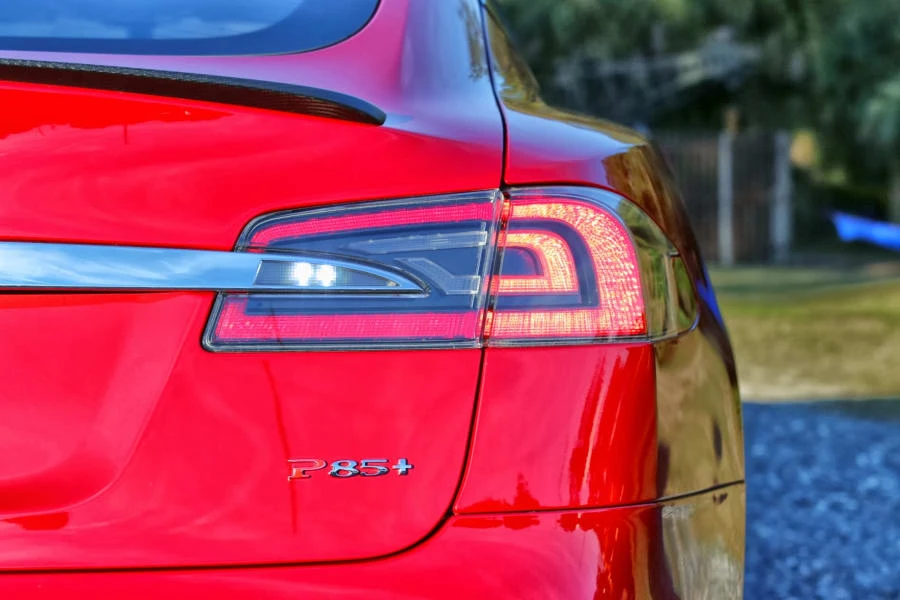 2013 Tesla Model S - Image 8 of 12