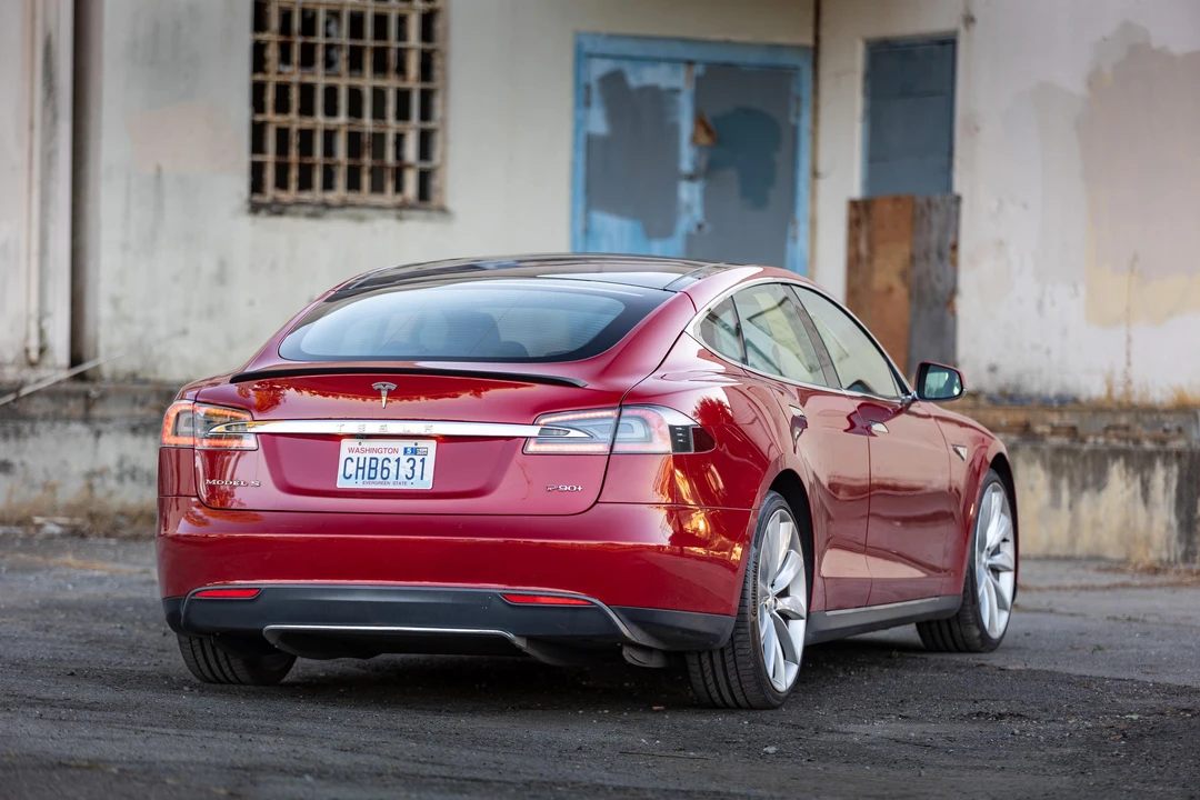 2013 Tesla Model S - Image 27 of 31