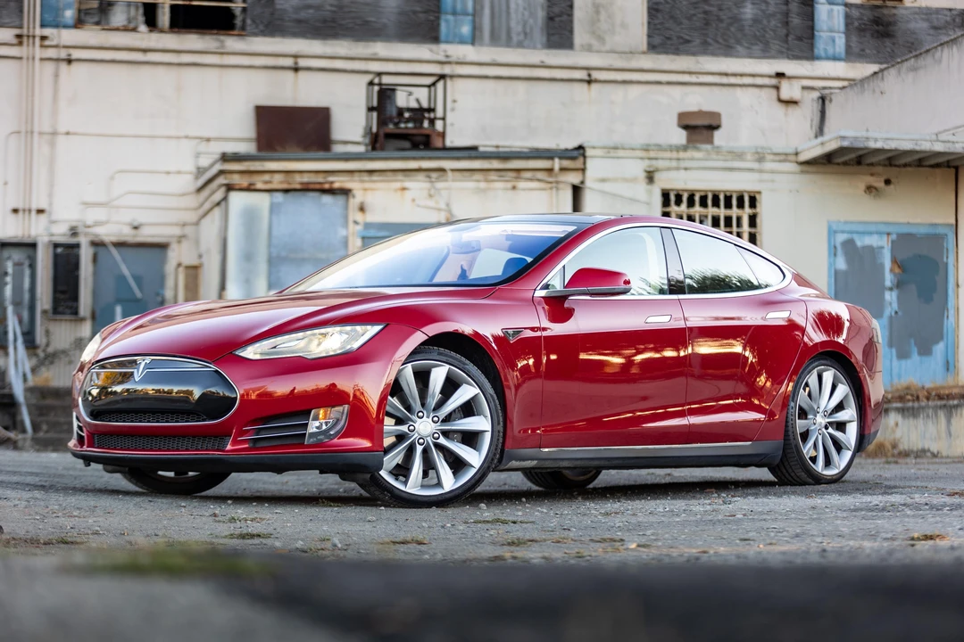 2013 Tesla Model S - Image 14 of 31
