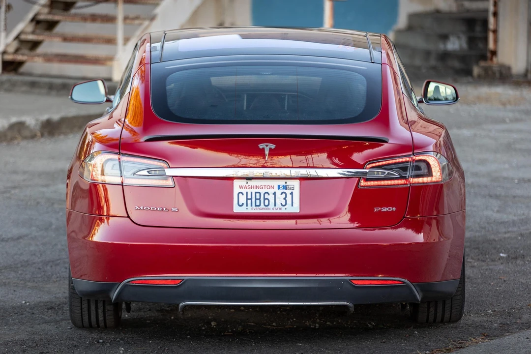 2013 Tesla Model S - Image 5 of 31