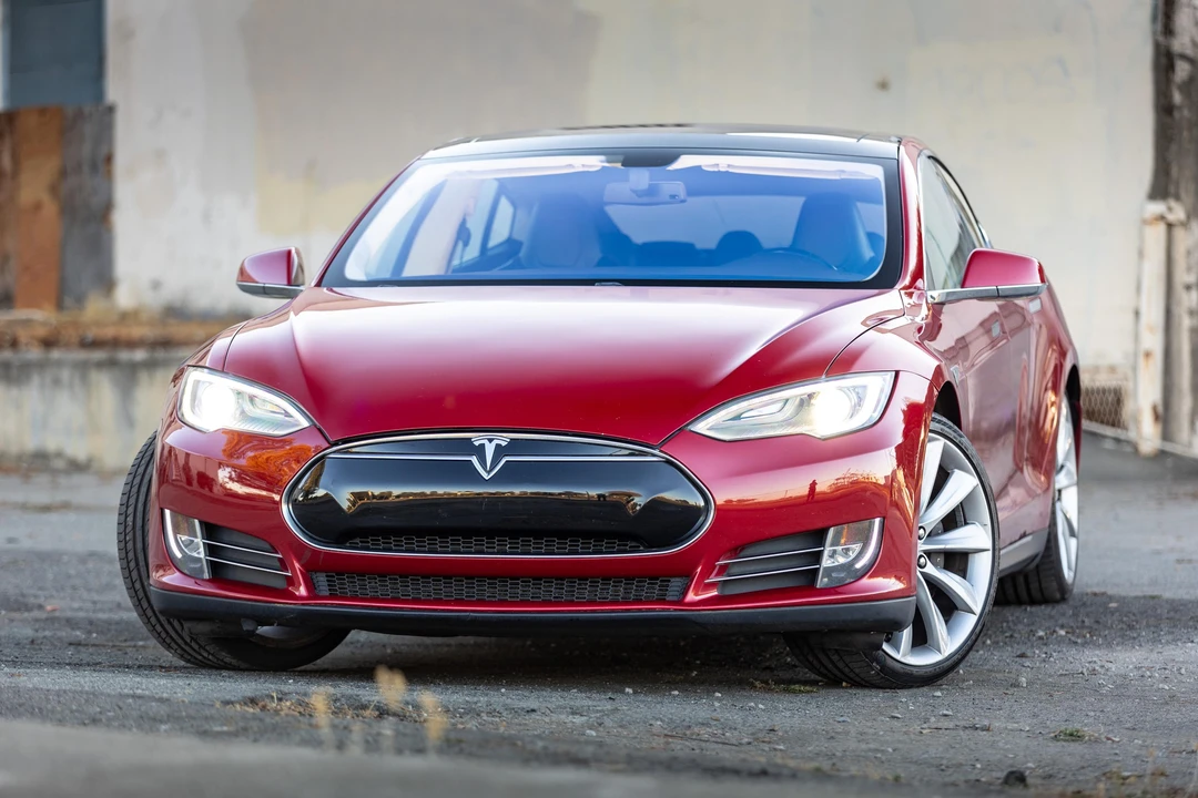2013 Tesla Model S - Image 7 of 31