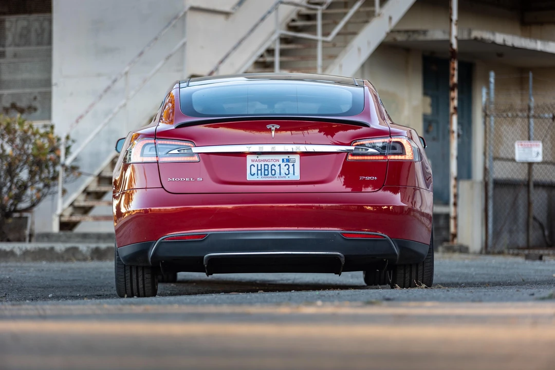 2013 Tesla Model S - Image 26 of 31