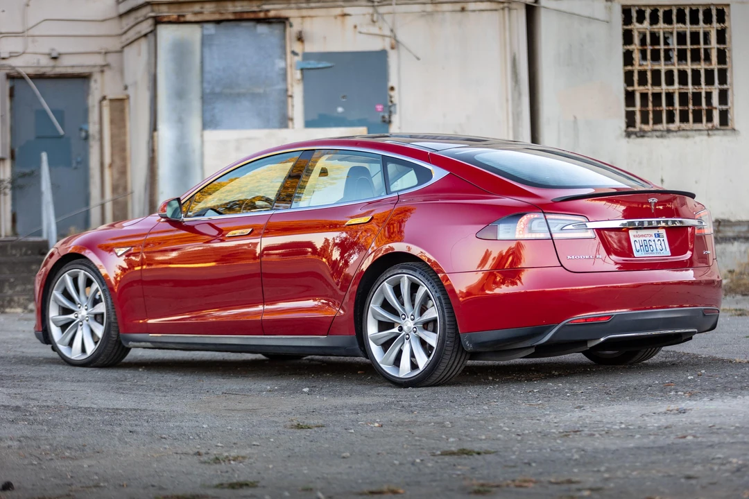 2013 Tesla Model S - Image 21 of 31