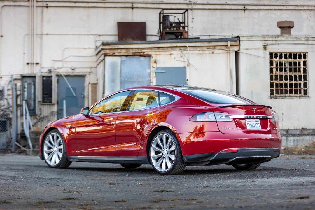 2013 Tesla Model S - Image 22 of 31