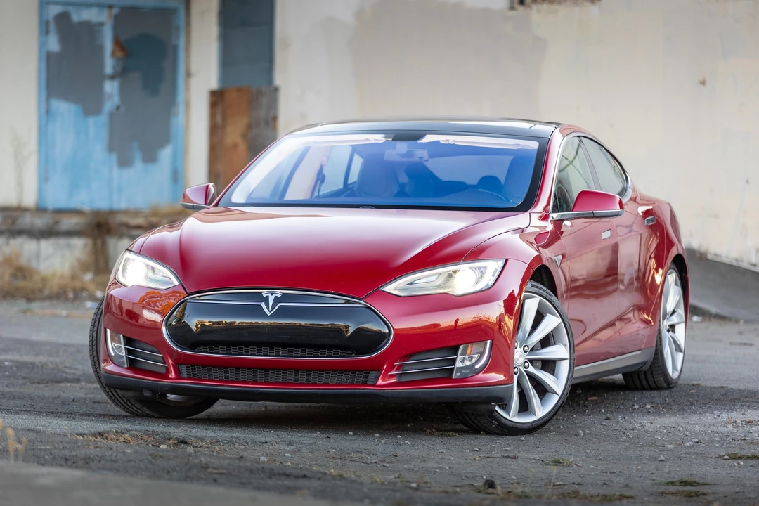 2013 Tesla Model S - Image 8 of 31