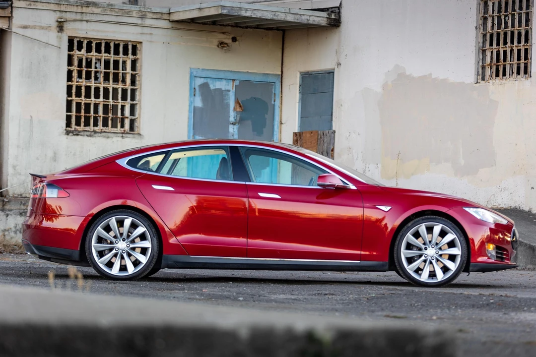 2013 Tesla Model S - Image 3 of 31