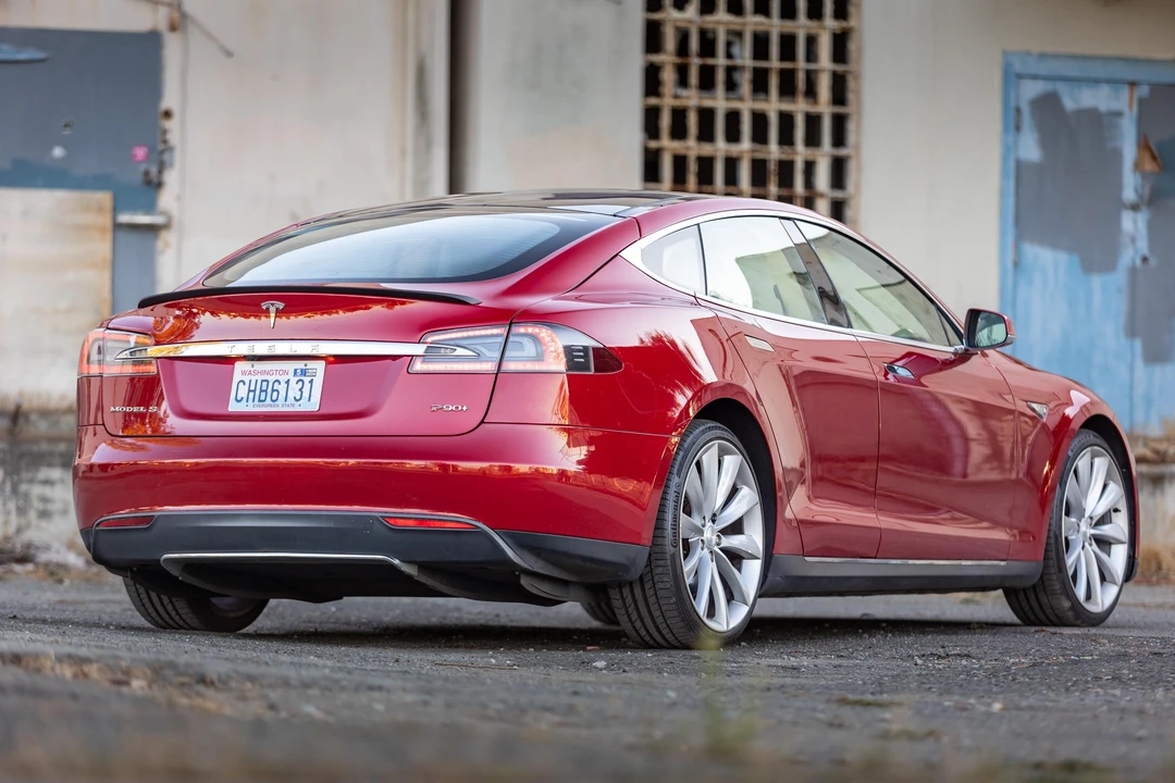2013 Tesla Model S - Image 28 of 31