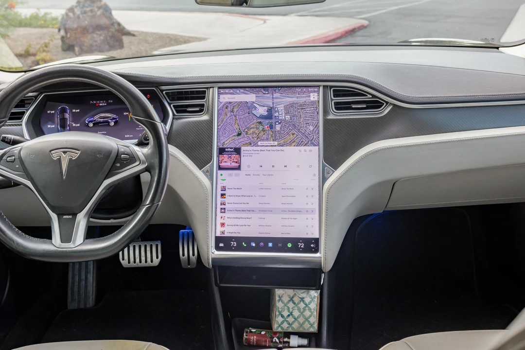 2013 Tesla Model S - Image 25 of 31
