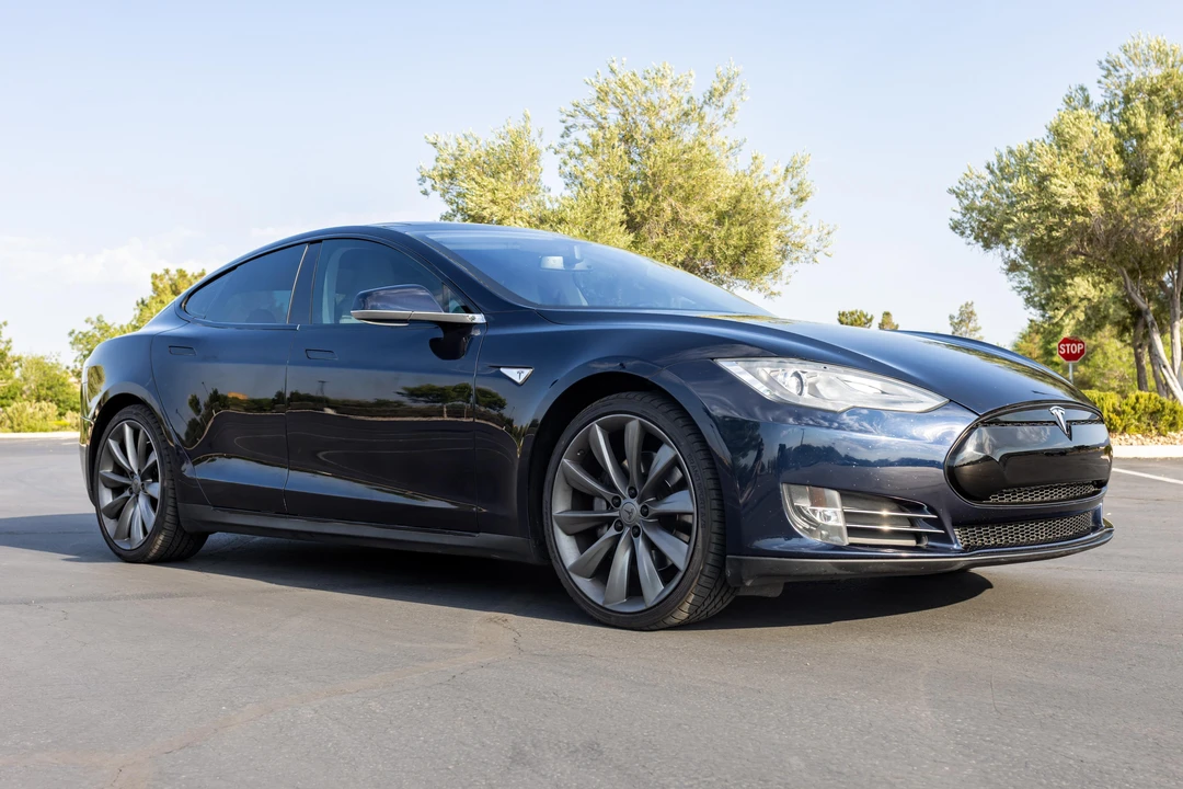 2013 Tesla Model S - Image 13 of 31