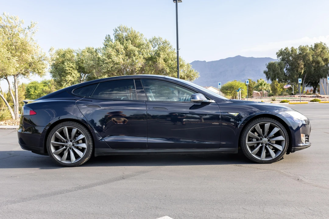 2013 Tesla Model S - Image 12 of 31
