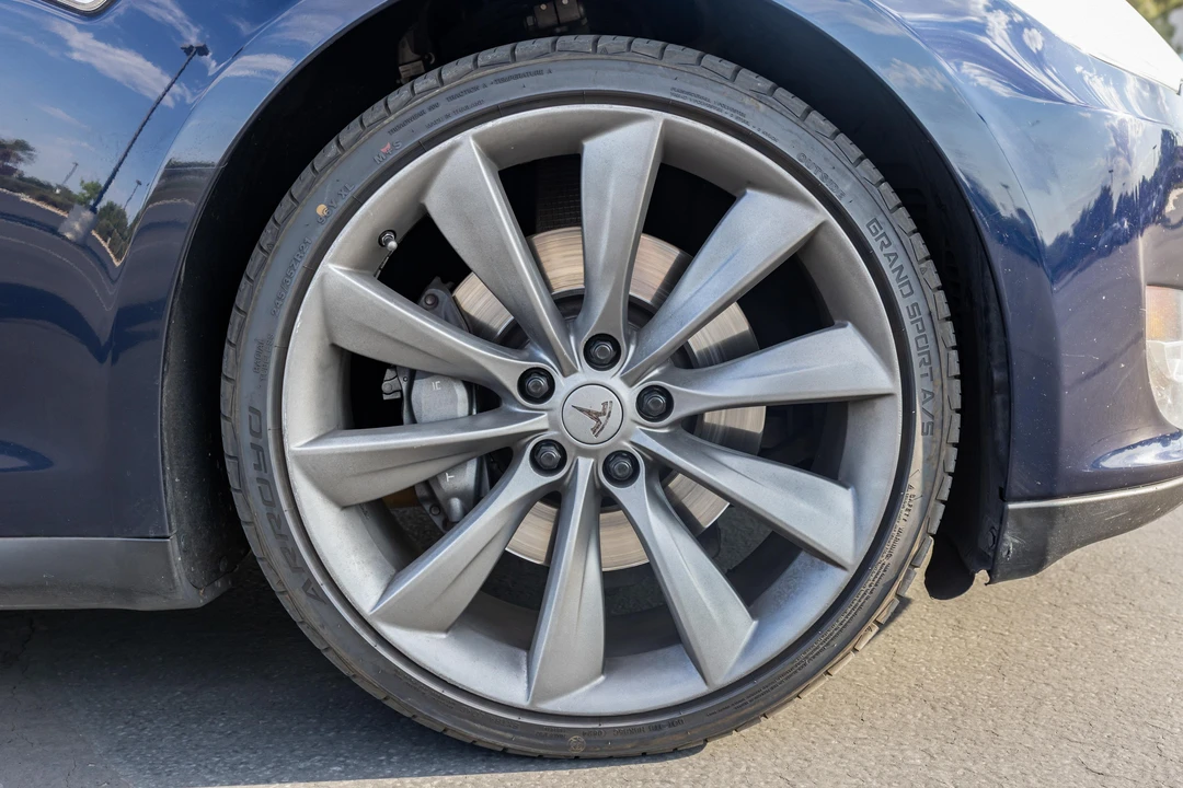 2013 Tesla Model S - Image 24 of 31
