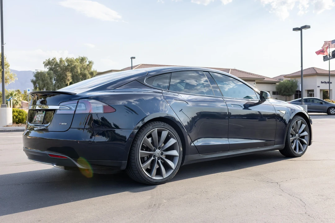 2013 Tesla Model S - Image 11 of 31