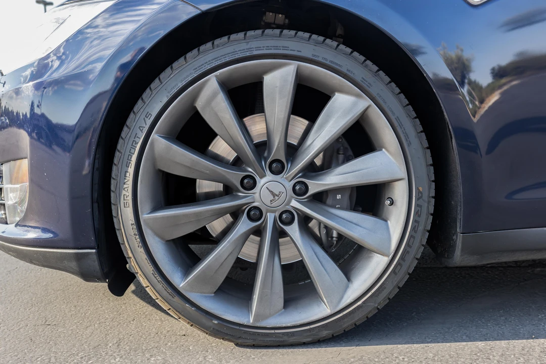 2013 Tesla Model S - Image 21 of 31
