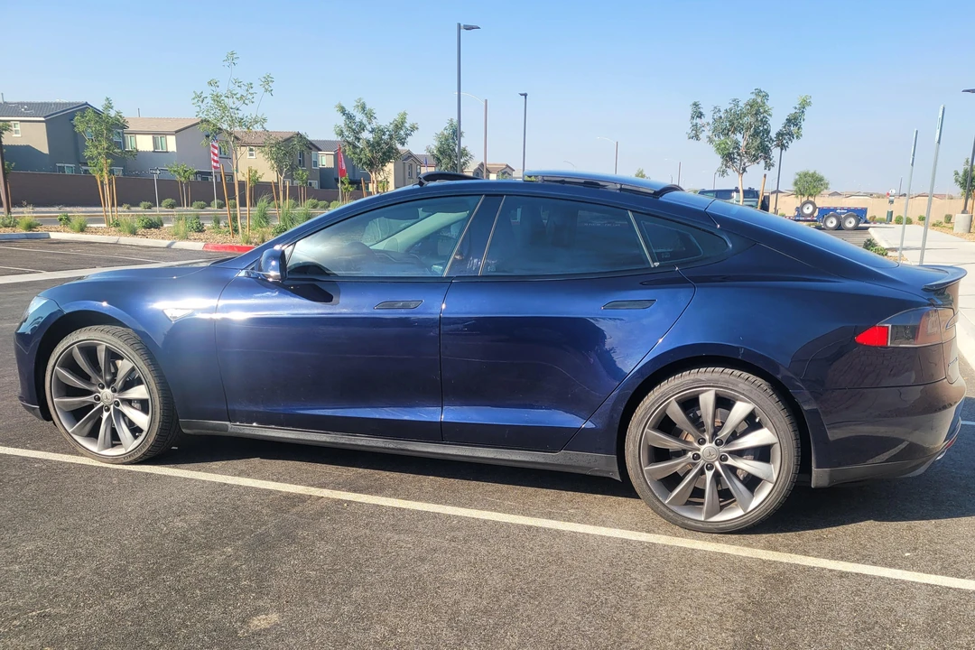 2013 Tesla Model S - Image 10 of 31