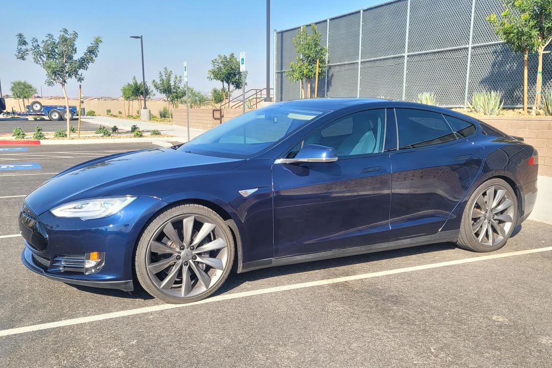 2013 Tesla Model S - Image 9 of 31