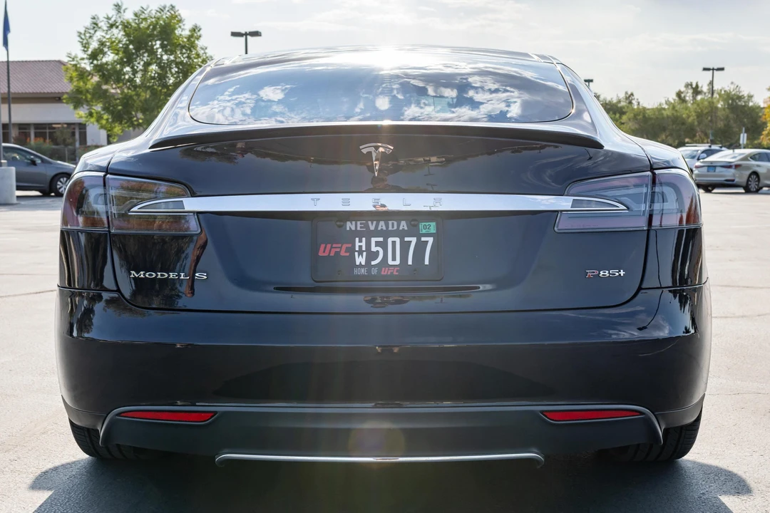 2013 Tesla Model S - Image 5 of 31