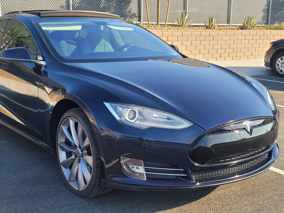 2013 Tesla Model S - Image 15 of 31
