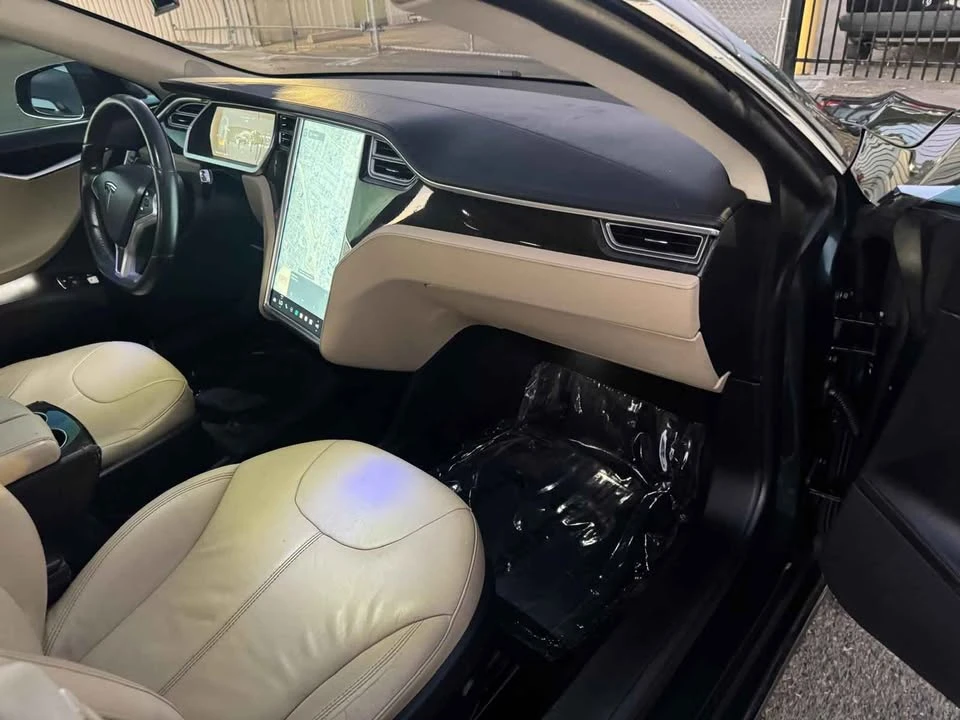 2013 Tesla Model S - Image 13 of 20
